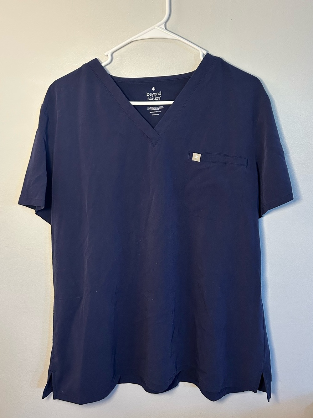 Women’s Beyond Scrubs Navy V-Neck Scrub Top